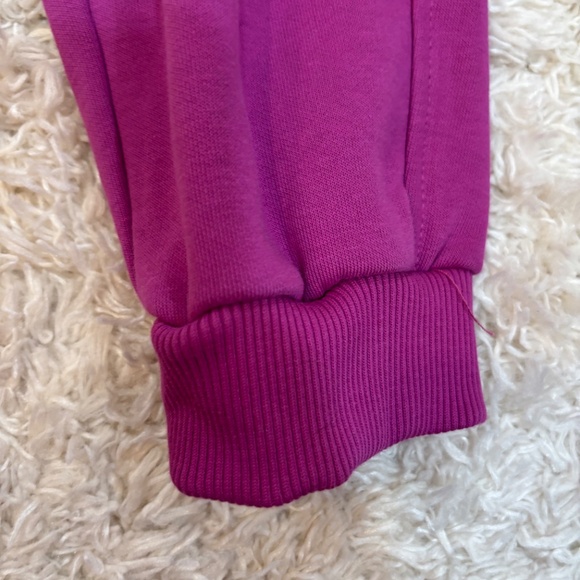 Nike Sportswear Club Fleece
Big Kids' Oversized Sweatshirt & Sweatpants - Picture 8 of 15